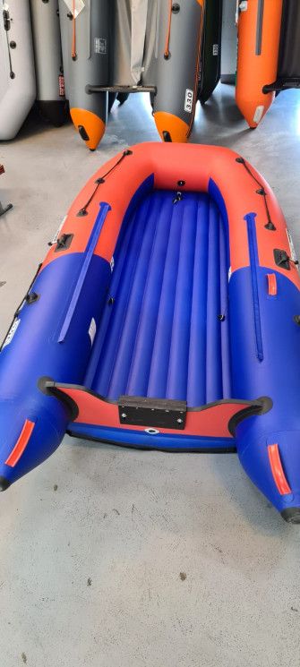 Надувная лодка BoatsMan BT320AS (№102180 уценка)